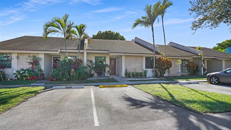 Image 39 of 43 For 2780 Oakland Forest Dr 1603