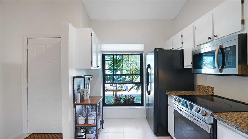 Image 4 of 43 For 2780 Oakland Forest Dr 1603