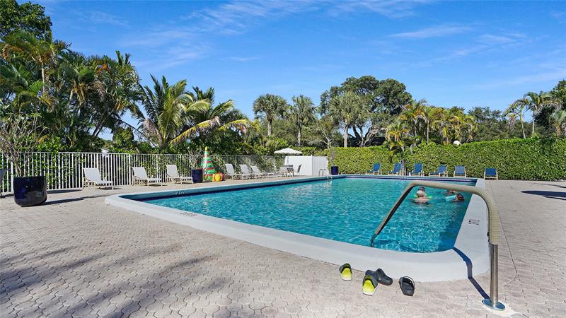 Image 40 of 43 For 2780 Oakland Forest Dr 1603