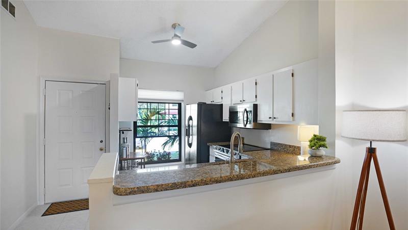 Image 8 of 43 For 2780 Oakland Forest Dr 1603