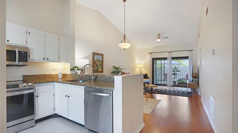 Image 9 of 43 For 2780 Oakland Forest Dr 1603