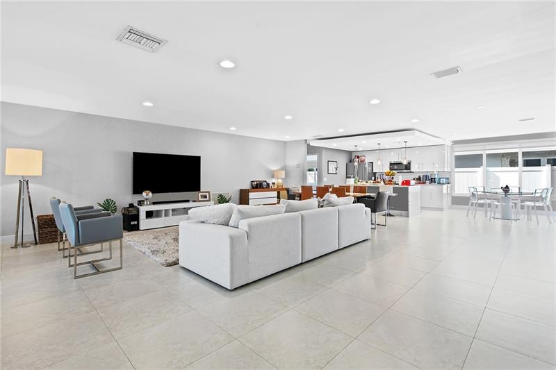 Image 11 of 38 For 2801 59th St