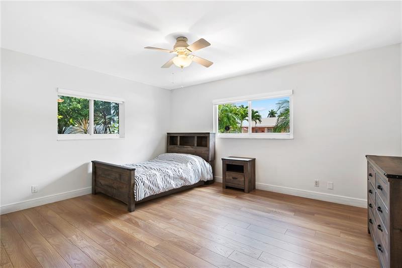 Image 19 of 38 For 2801 59th St