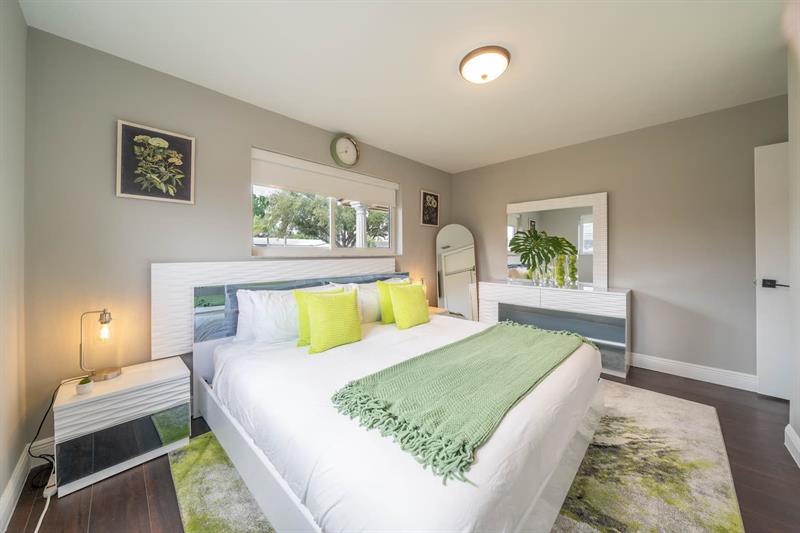 Image 21 of 38 For 2101 52nd Ave