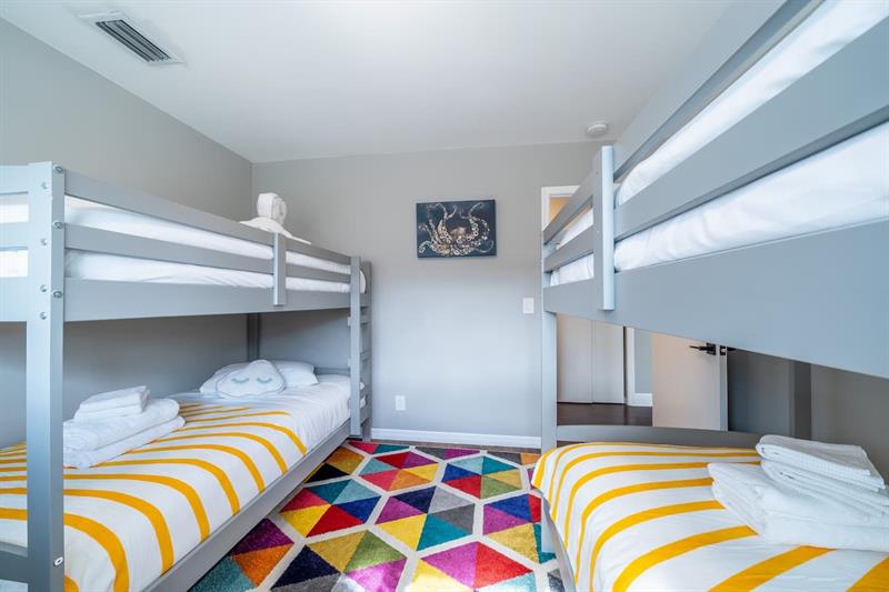 Image 29 of 38 For 2101 52nd Ave