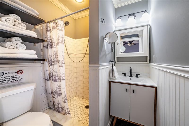 Image 33 of 38 For 2101 52nd Ave