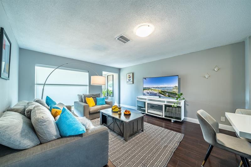 Image 5 of 38 For 2101 52nd Ave