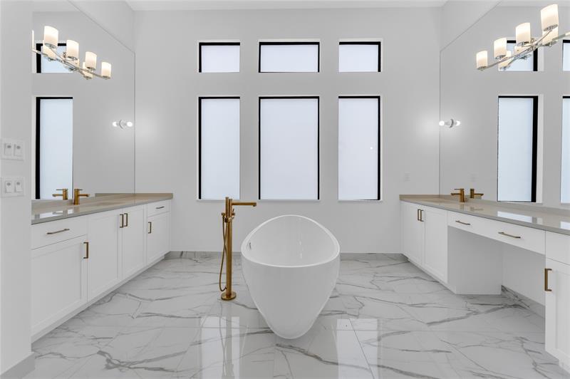 Image 43 of 96 For 20041 Pacific Dunes Dr