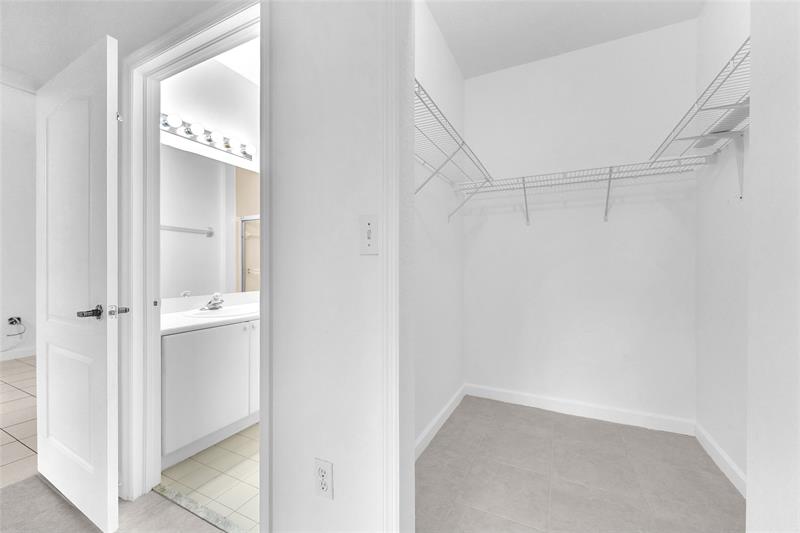 Image 11 of 16 For 7200-108 177th St