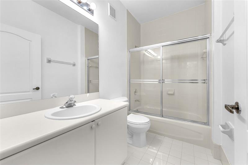 Image 12 of 16 For 7200-108 177th St