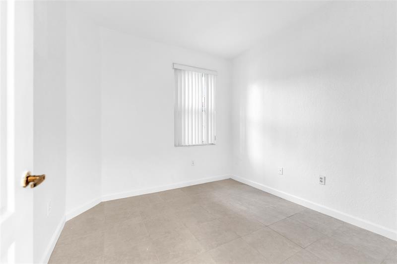 Image 14 of 16 For 7200-108 177th St