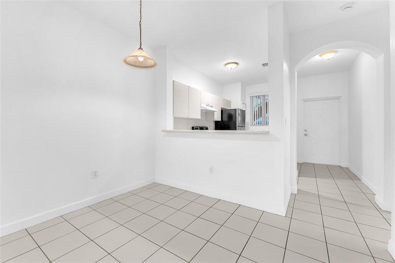 Image 7 of 16 For 7200-108 177th St