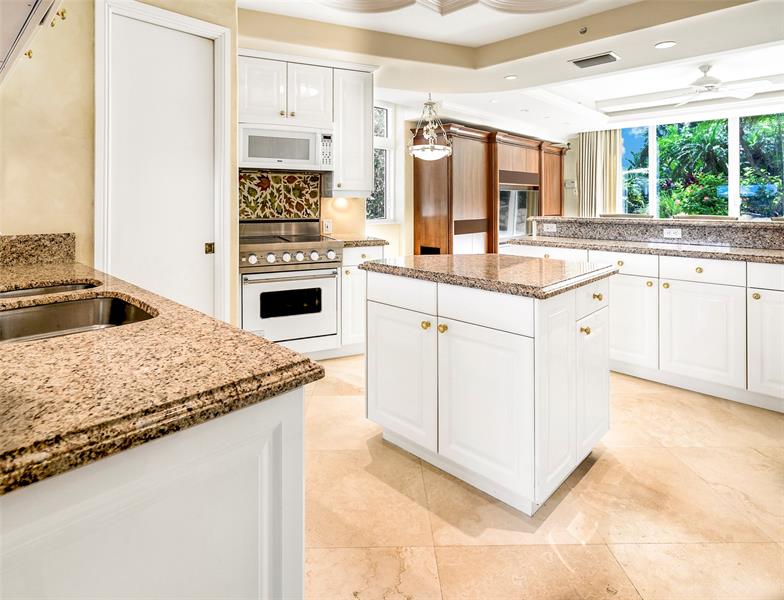 Image 14 of 59 For 2494 Ocean Blvd  F