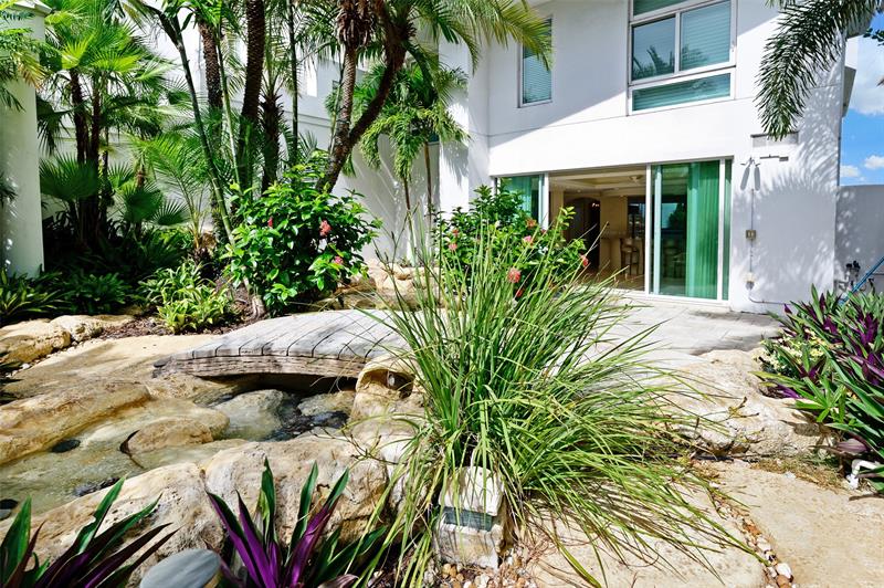 Image 28 of 59 For 2494 Ocean Blvd  F