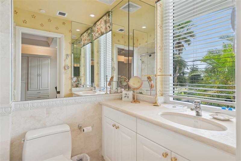 Image 42 of 59 For 2494 Ocean Blvd  F