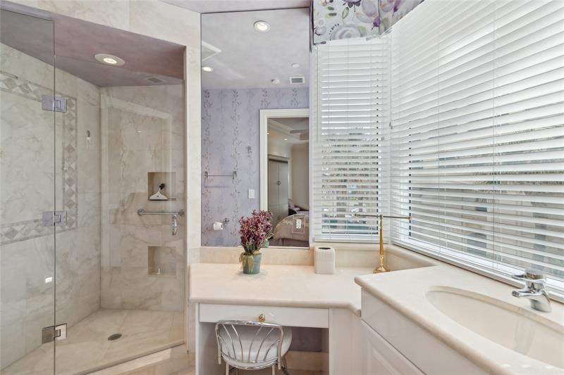 Image 44 of 59 For 2494 Ocean Blvd  F