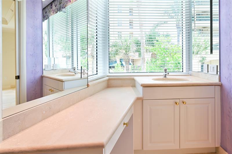 Image 46 of 59 For 2494 Ocean Blvd  F