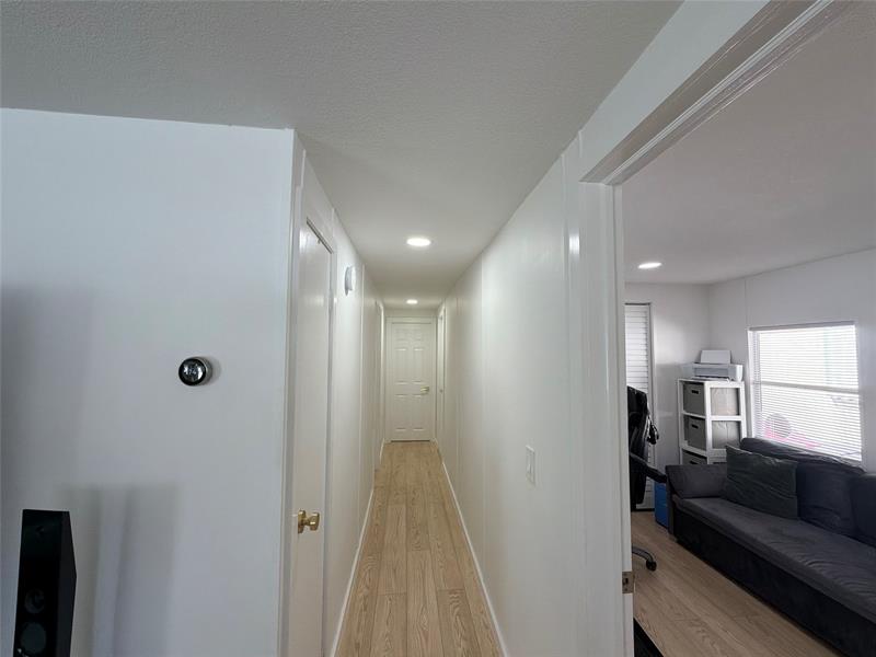 Image 7 of 21 For 5221 25th Ave