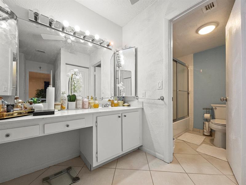 Image 13 of 17 For 9286 Vista Del Lago  35b