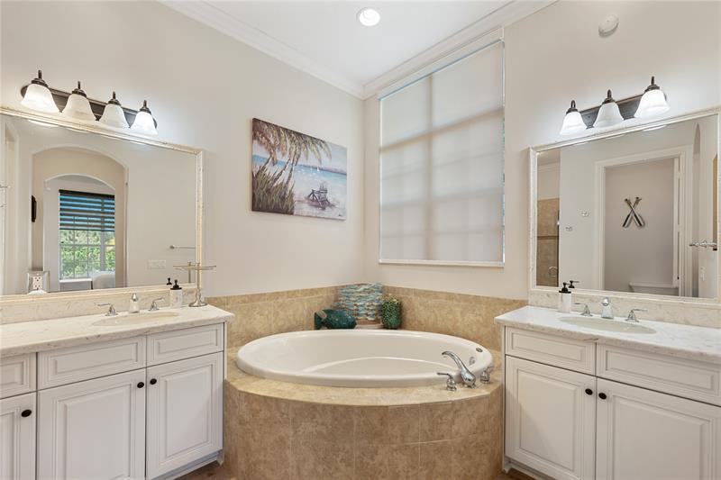 Image 13 of 42 For 7922 109th Ln