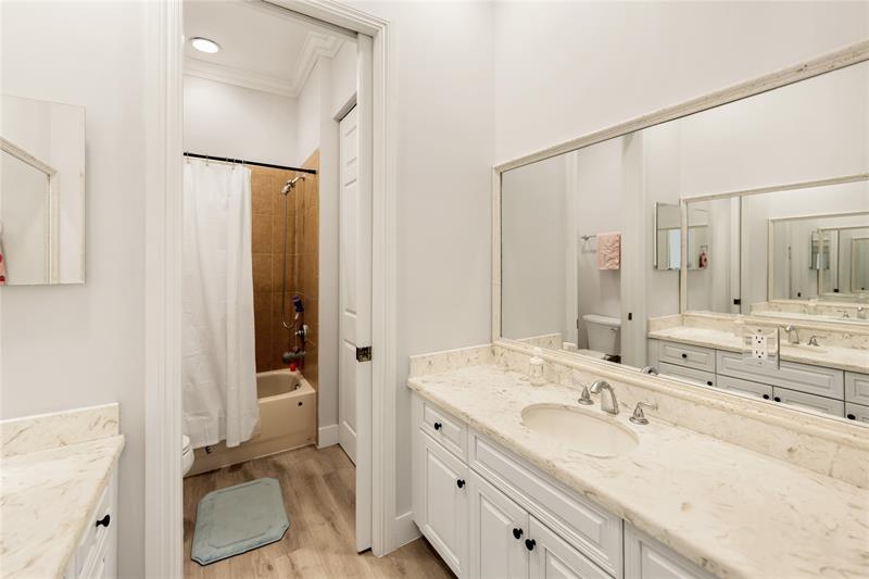 Image 24 of 42 For 7922 109th Ln