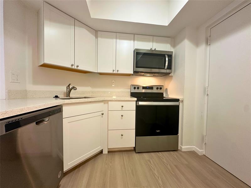 Image 11 of 21 For 50 3rd Ave  110