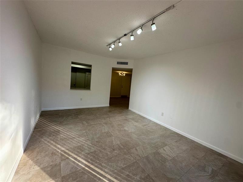 Image 13 of 21 For 50 3rd Ave  110