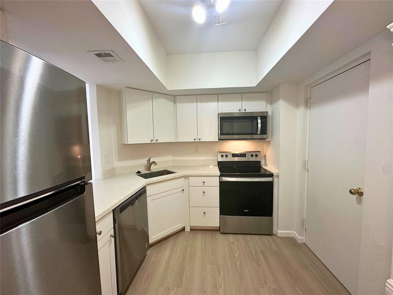 Image 6 of 21 For 50 3rd Ave  110