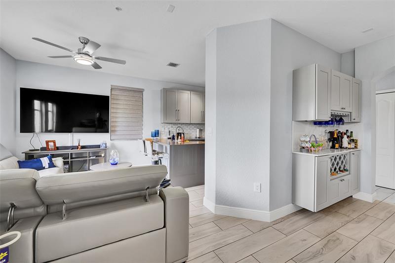 Image 17 of 45 For 150 Jacaranda Country Club Dr  200