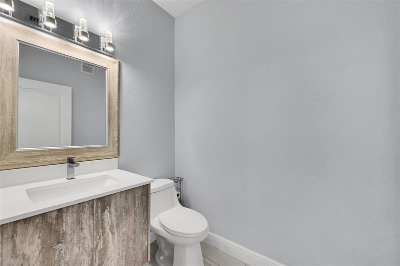 Image 23 of 45 For 150 Jacaranda Country Club Dr  200