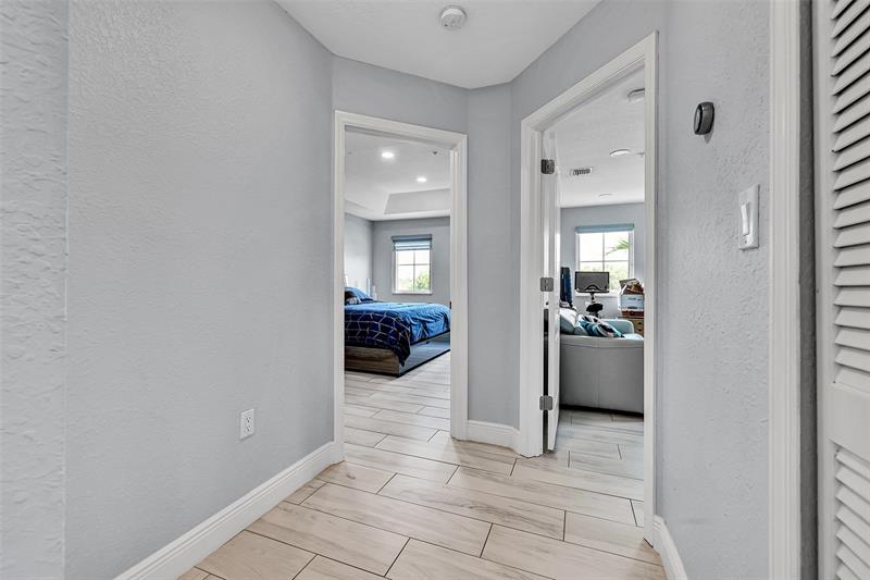 Image 24 of 45 For 150 Jacaranda Country Club Dr  200