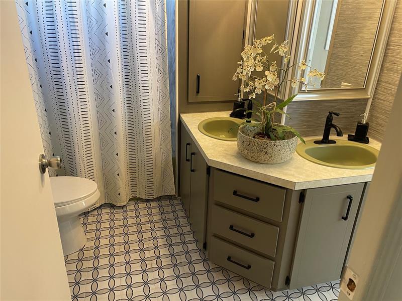 Image 22 of 23 For 2010 84th Ave