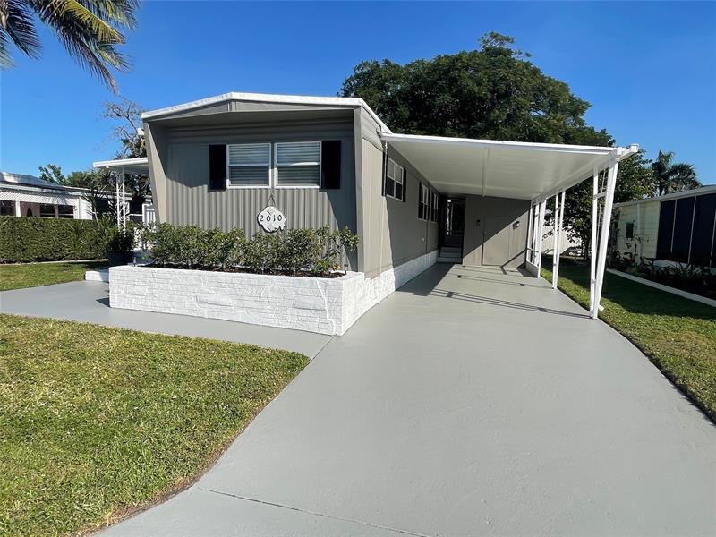 Image 3 of 23 For 2010 84th Ave