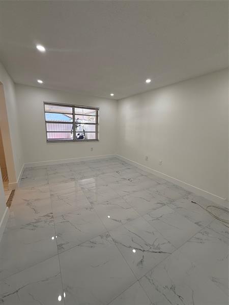 Image 11 of 19 For 19783 64th Pl