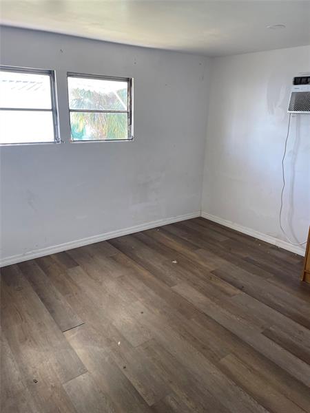 Image 5 of 9 For 8508 16th Ct