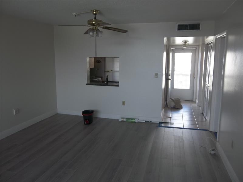 Image 5 of 6 For 1893 Ocean Dr  910