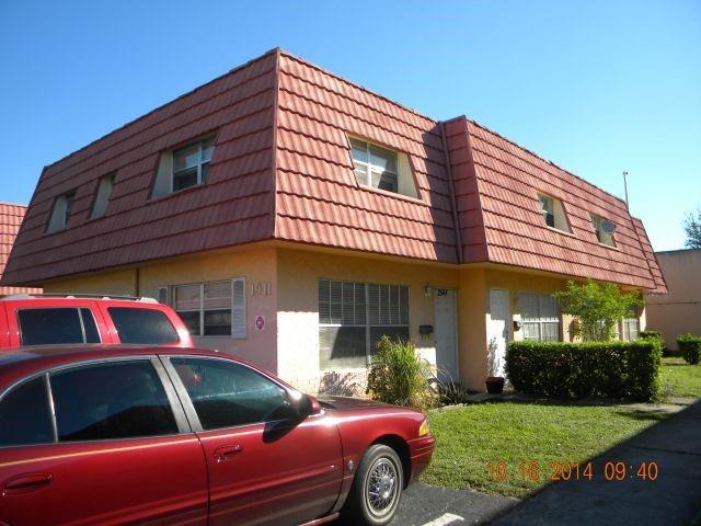 Listing Details for 5409 27th St, Fort Lauderdale, FL 33313