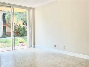 Image 7 of 12 For 10741 Cleary Blvd  102