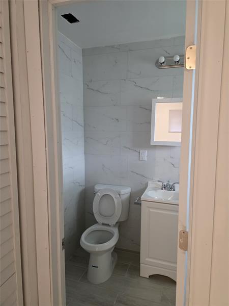 Image 3 of 22 For 301 Pennsylvania Ave