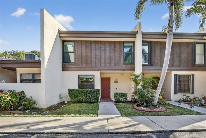 Details for 1261 99th Ter  47, Pembroke Pines, FL 33024