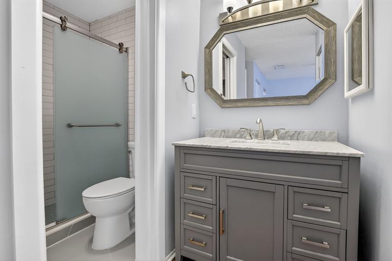 Image 30 of 38 For 1261 99th Ter  47