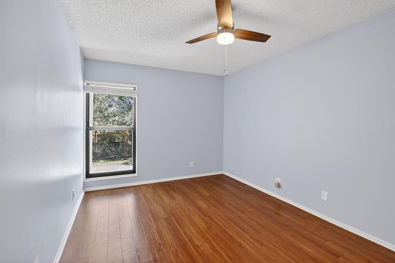 Image 33 of 38 For 1261 99th Ter  47