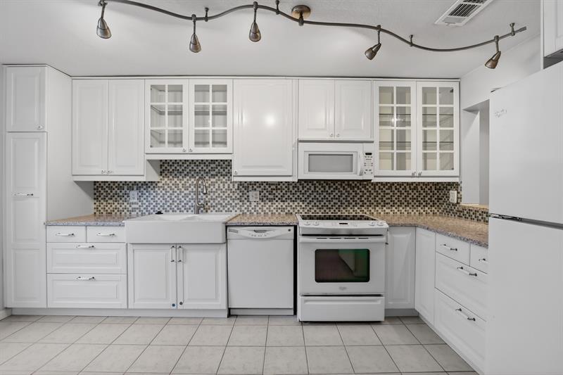 Image 7 of 38 For 1261 99th Ter  47