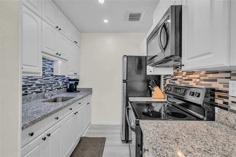 Image 7 of 10 For 1050 11th St  1l