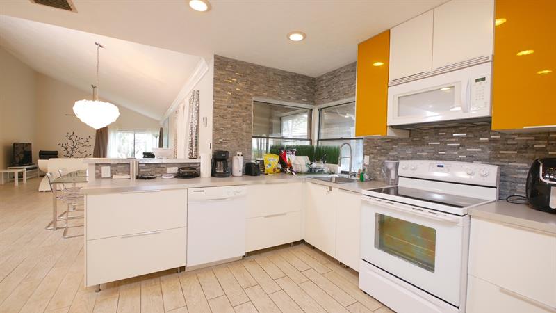 Image 14 of 40 For 5616 Hammock Ln  114