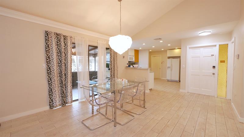 Image 21 of 40 For 5616 Hammock Ln  114