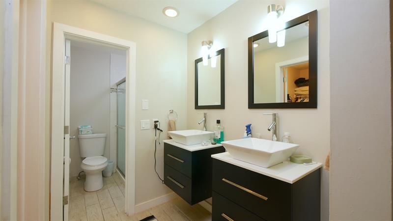 Image 29 of 40 For 5616 Hammock Ln  114