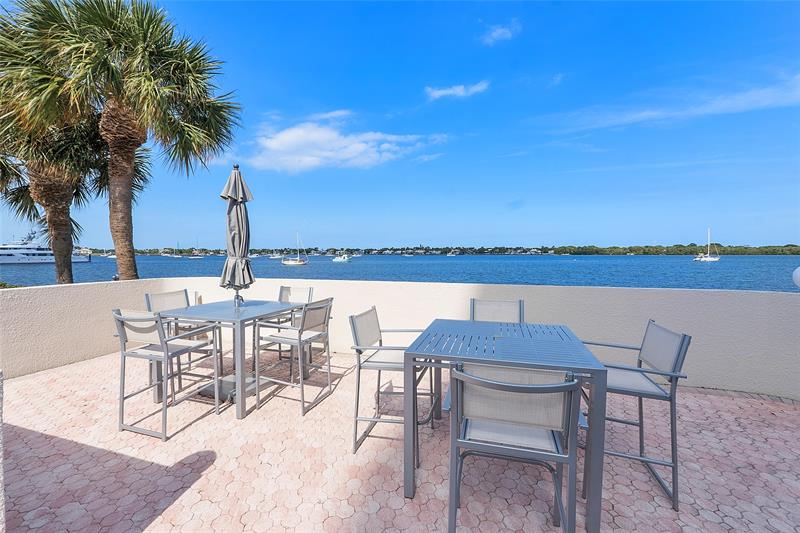 Image 39 of 39 For 136 Lakeshore Dr  T10