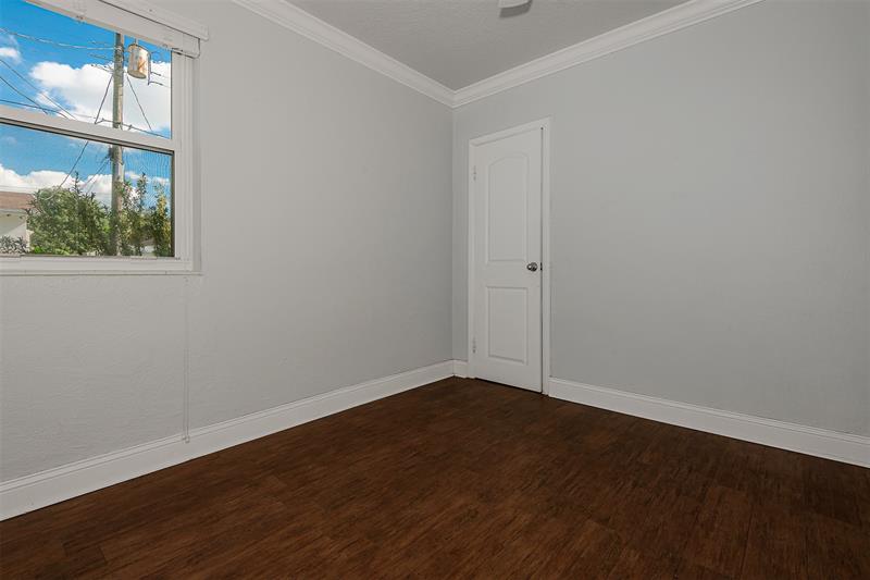 Image 14 of 16 For 5608 Buchanan St