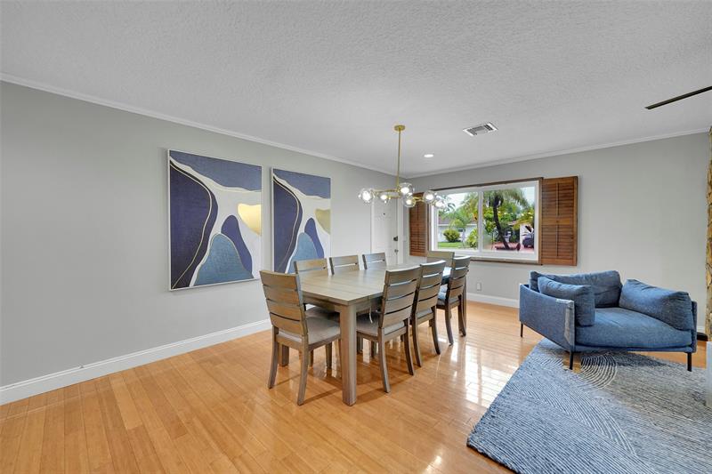 Image 10 of 29 For 1518 Yale Dr